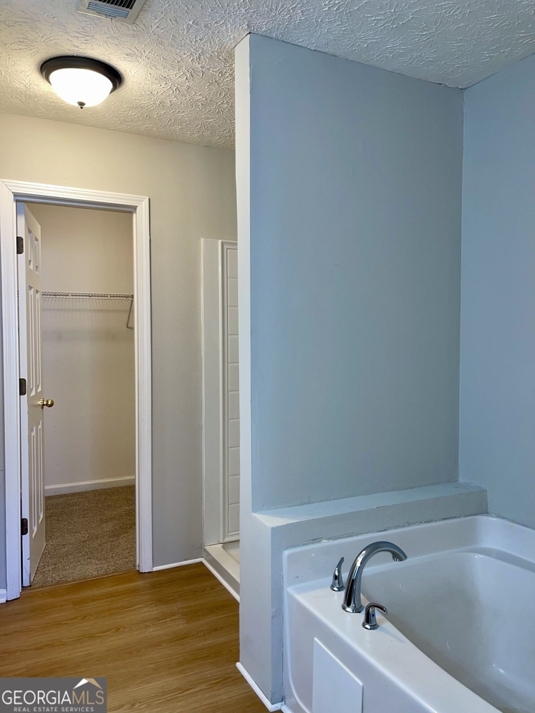 8262 Parkwood Place - Photo 6