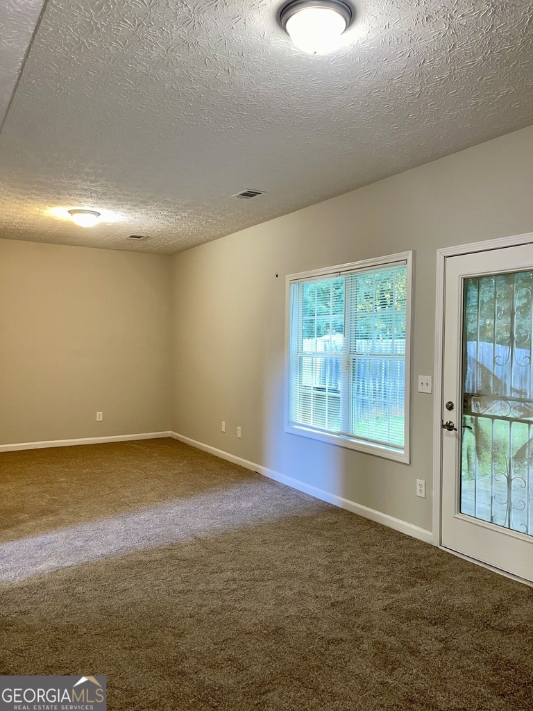 8262 Parkwood Place - Photo 10