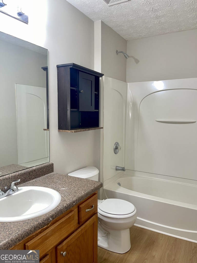 8262 Parkwood Place - Photo 8