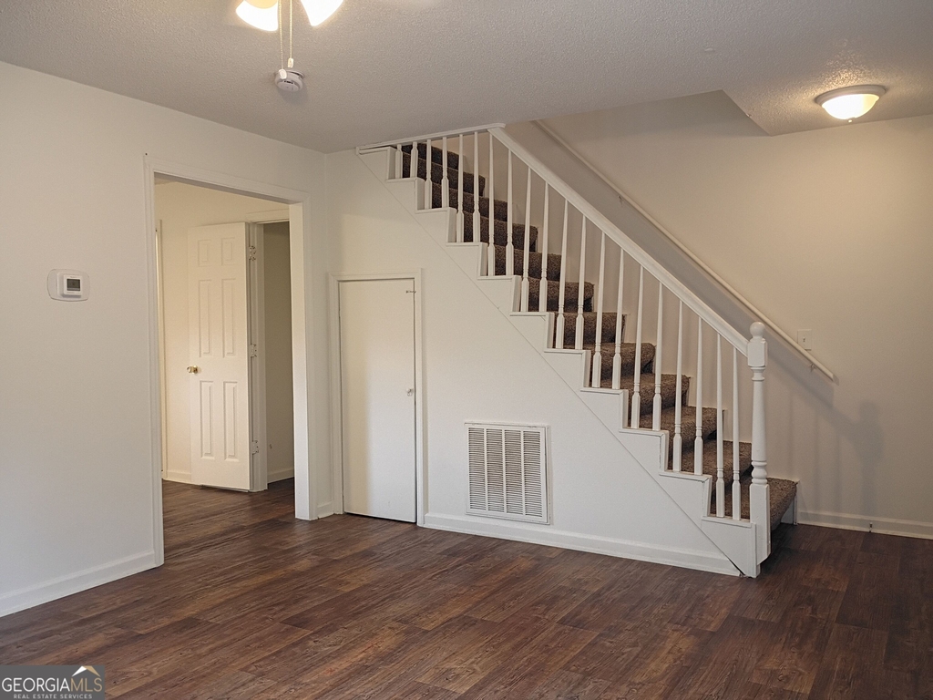 114 Lafayette Court - Photo 4