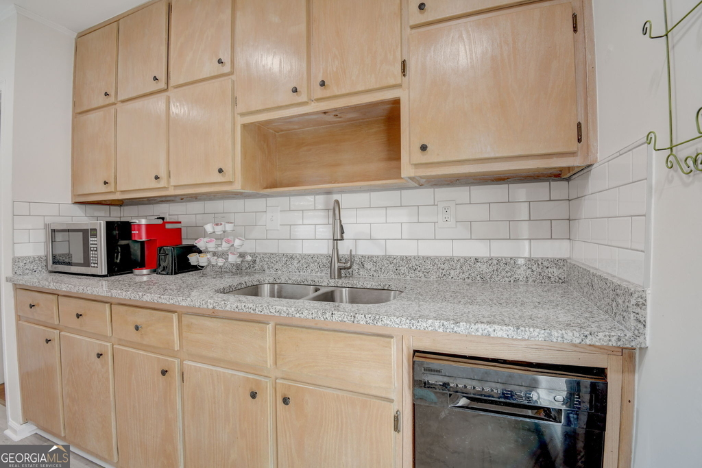 711 Campbell Circle - Photo 6