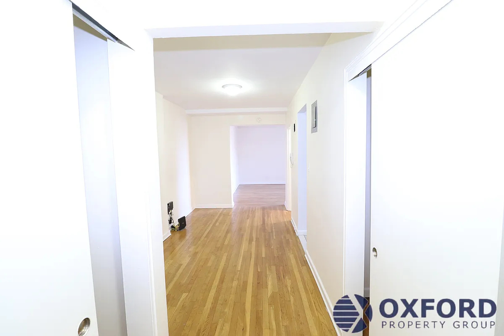 34-15 Parsons Boulevard - Photo 3