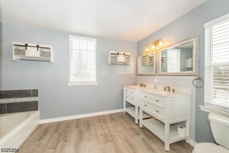 2 Meadow Lakes Dr - Photo 10