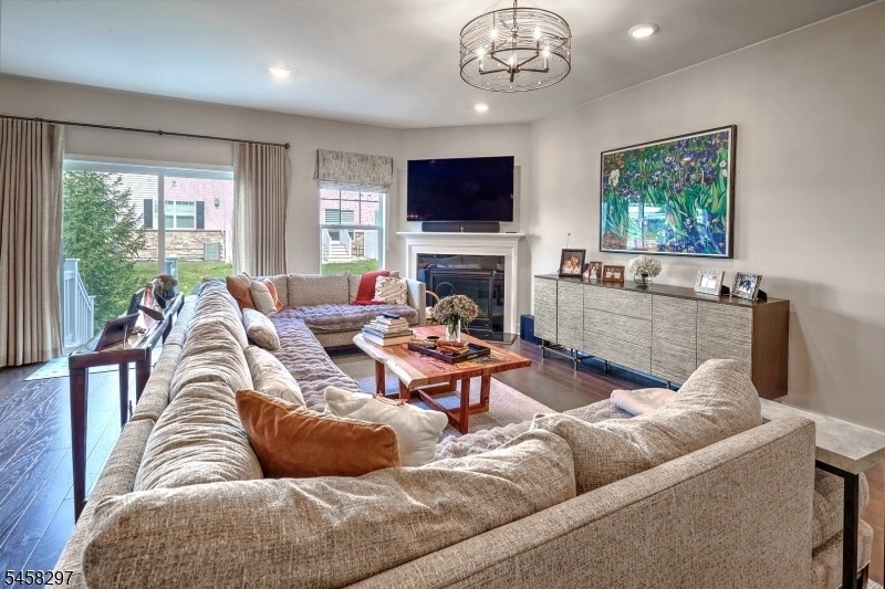 63 Gerhard Pl - Photo 2