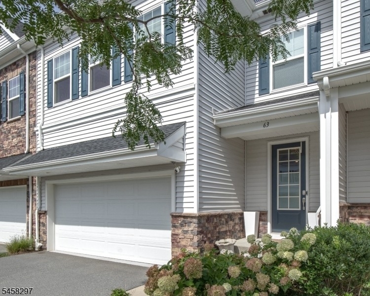 63 Gerhard Pl - Photo 0
