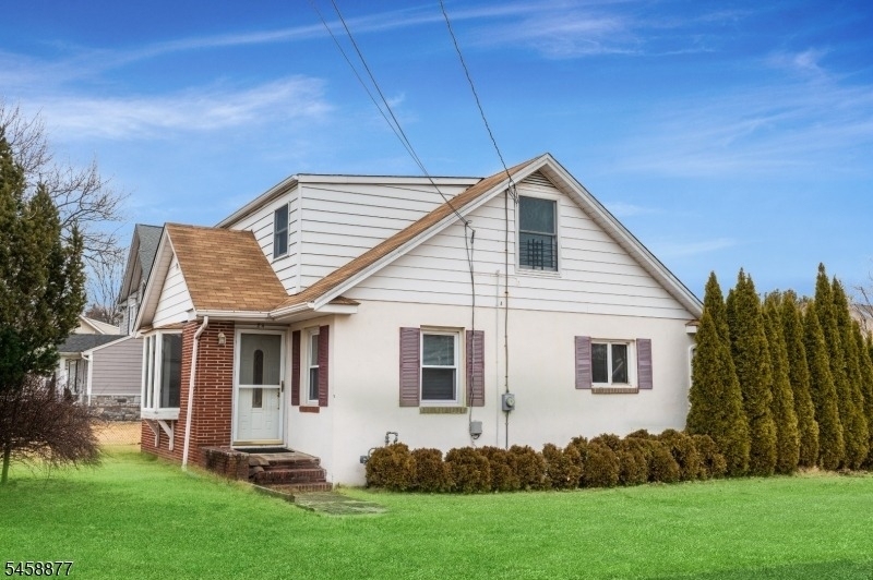 24 Morris Ave - Photo 2