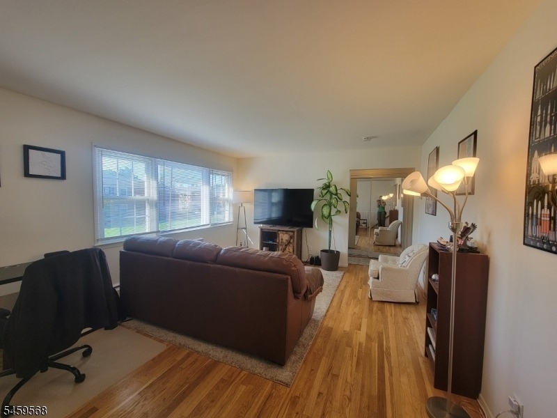 419 Pitney Pl - Photo 2