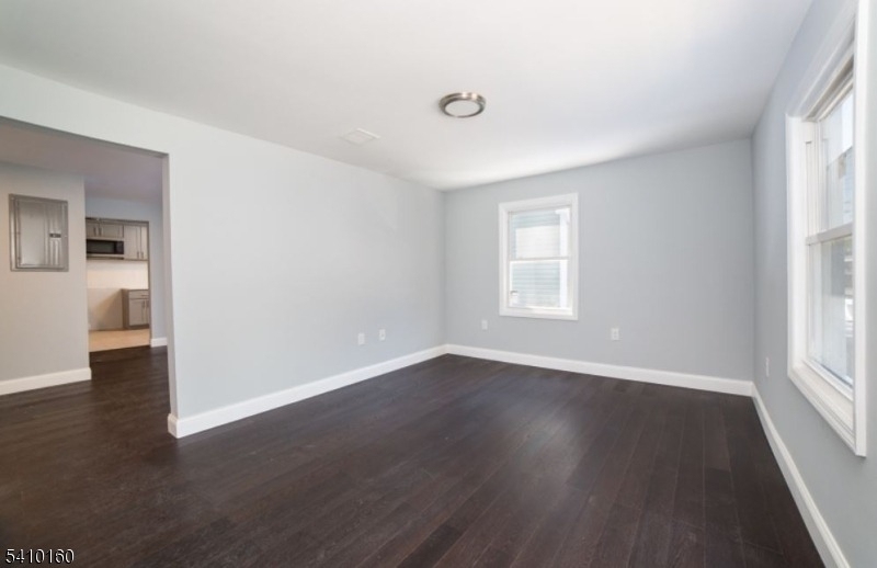 374 E Blackwell St - Photo 3