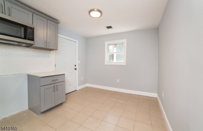 374 E Blackwell St - Photo 5