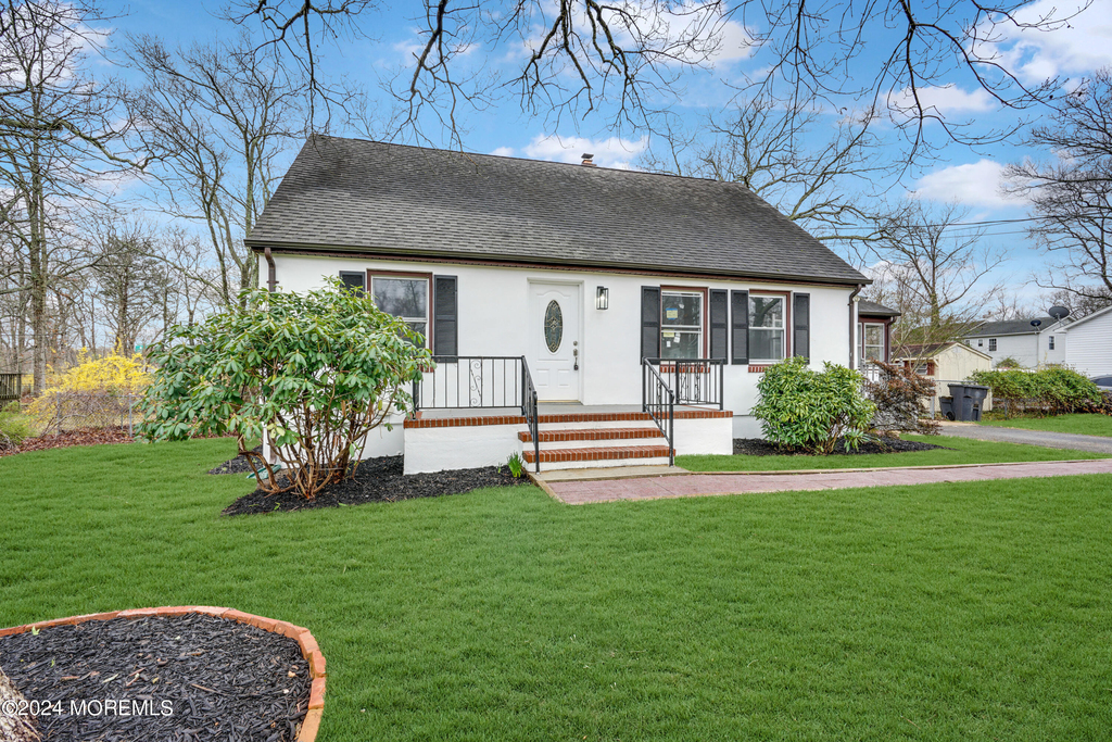 13 Swain Avenue - Photo 1