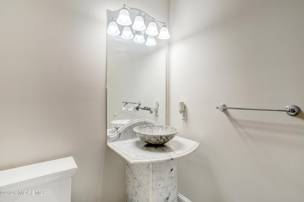 2650 N Cologne Avenue - Photo 31