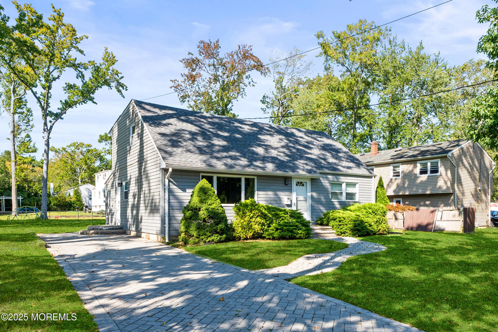 437 Redmond Avenue - Photo 0