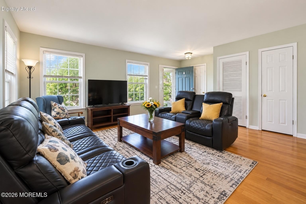733 Snowdrop Court - Photo 1