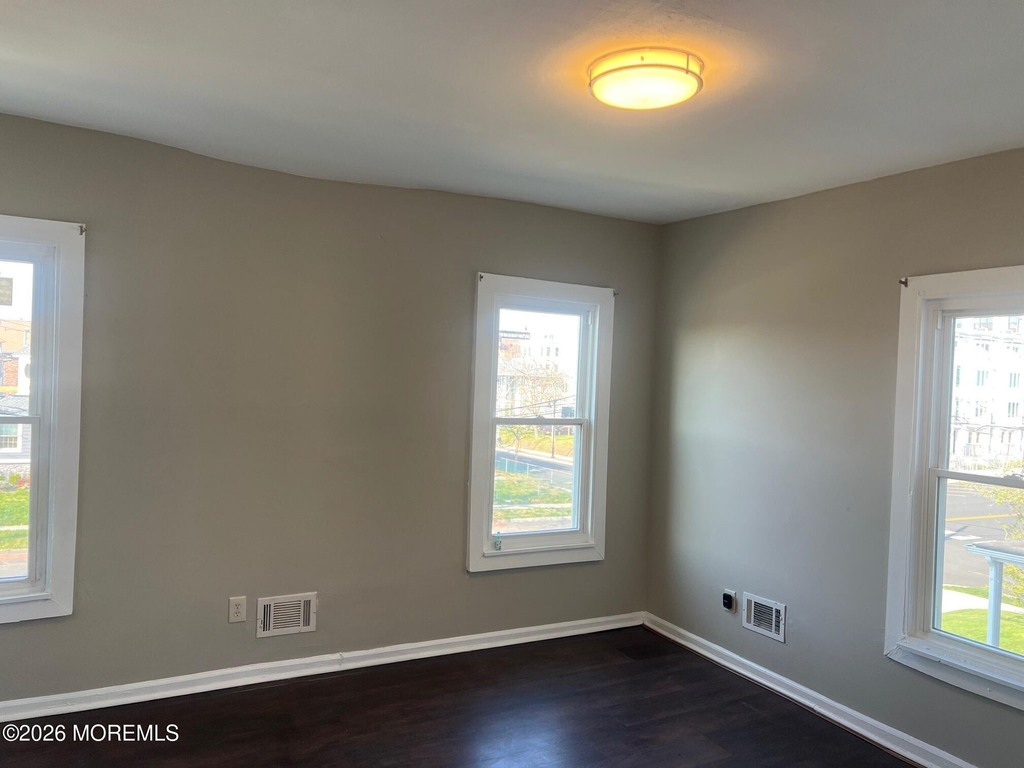 302 3rd Avenue - Photo 10