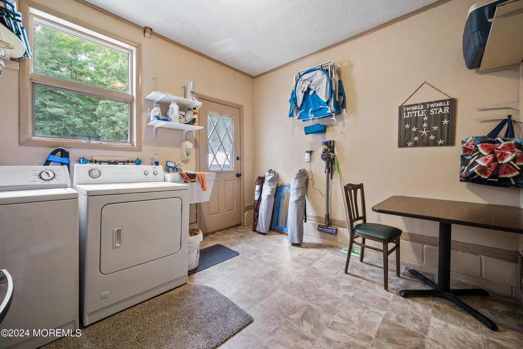 607 Sunrise Boulevard - Photo 6