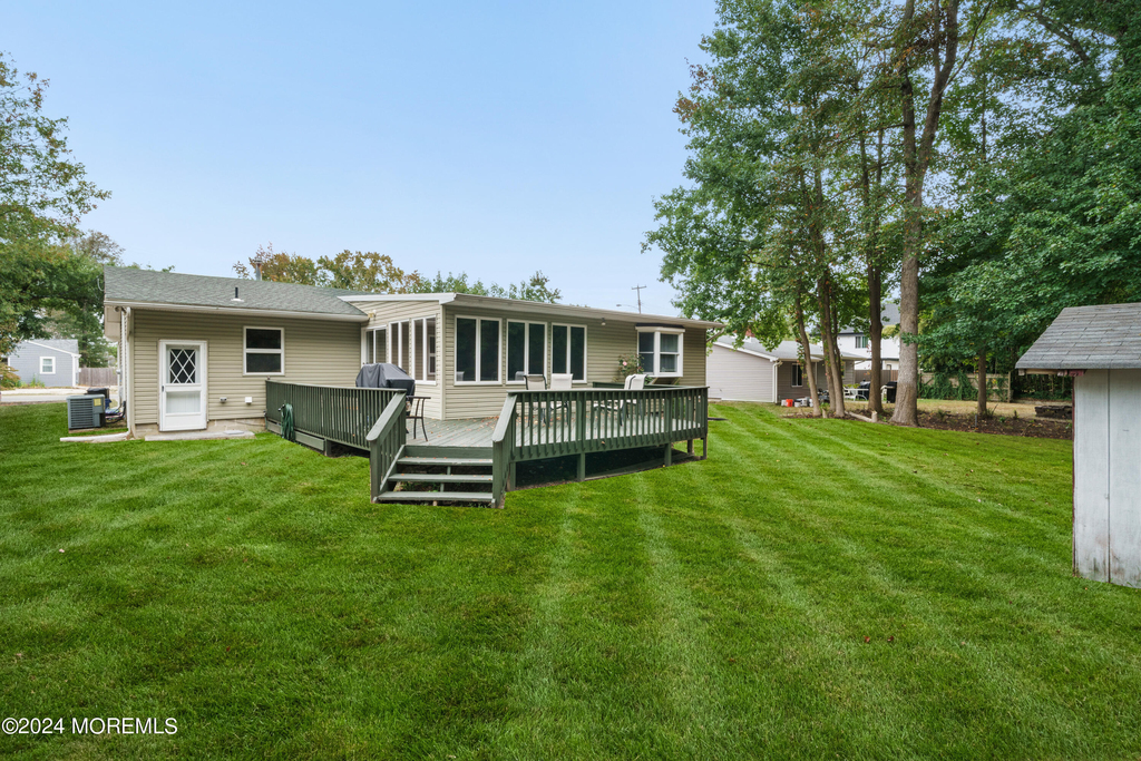 607 Sunrise Boulevard - Photo 1