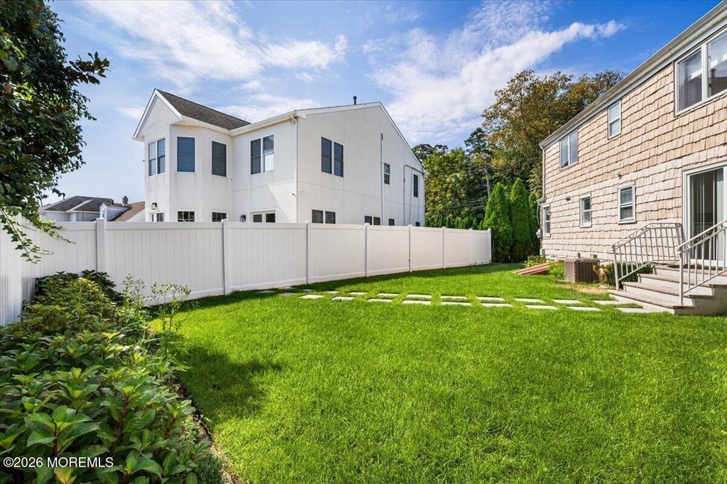 869 Norwood Avenue - Photo 32