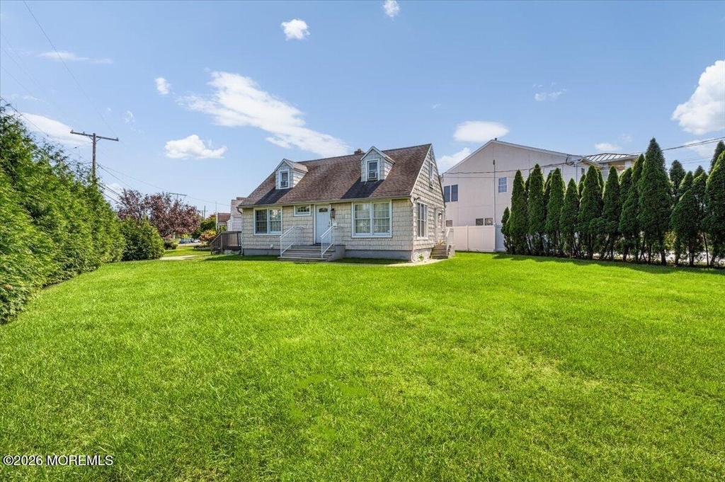 869 Norwood Avenue - Photo 0