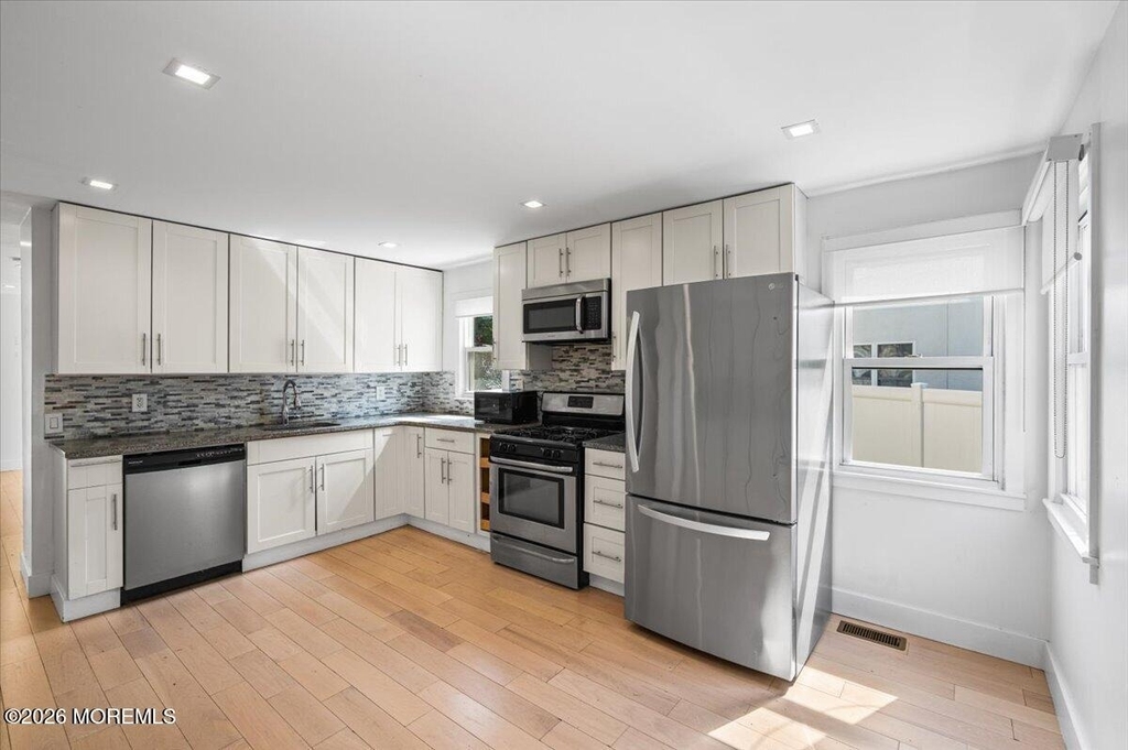 869 Norwood Avenue - Photo 10