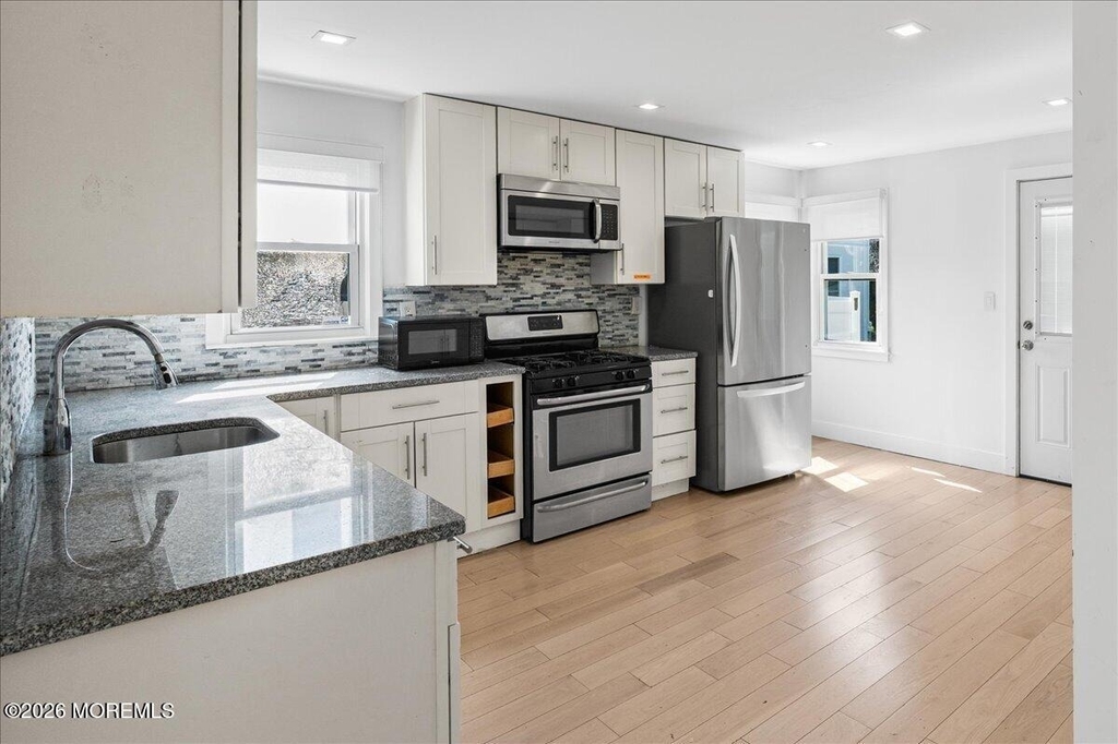 869 Norwood Avenue - Photo 9