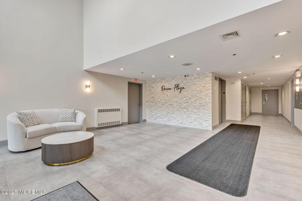 525 Ocean Boulevard - Photo 1