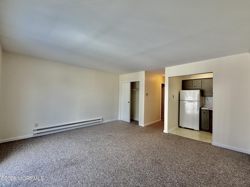 402 Sixth Avenue - Photo 2