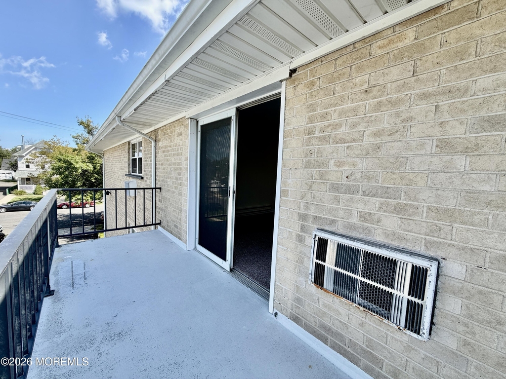 402 Sixth Avenue - Photo 7