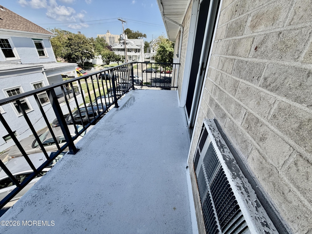 402 Sixth Avenue - Photo 9