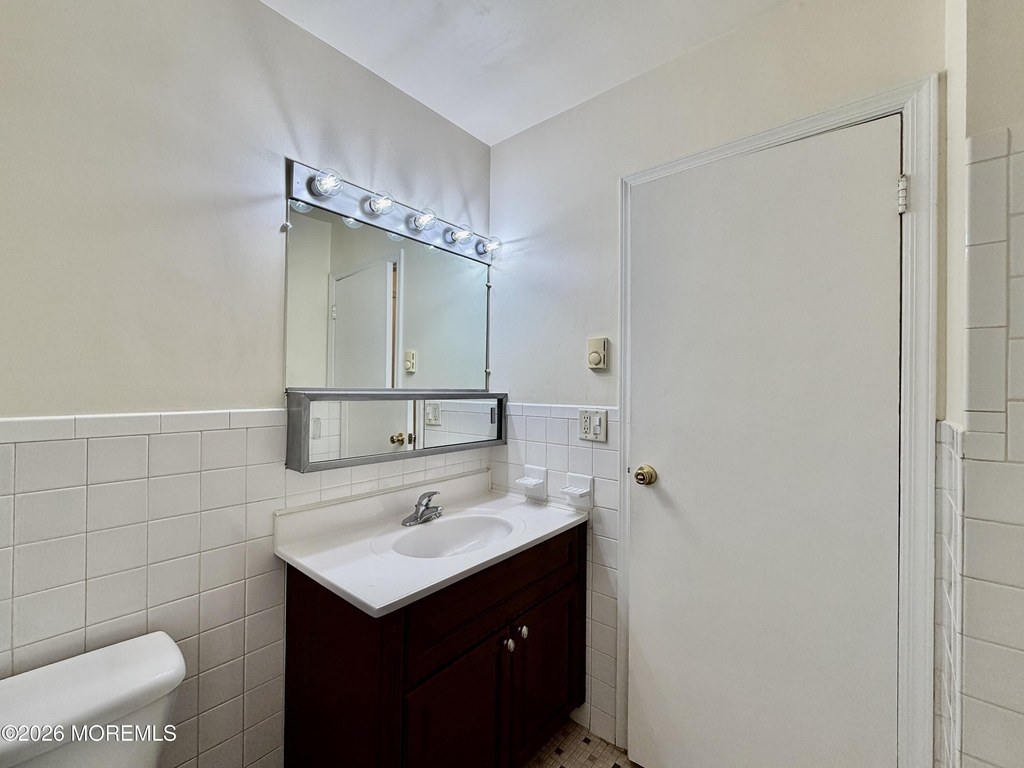 402 Sixth Avenue - Photo 8