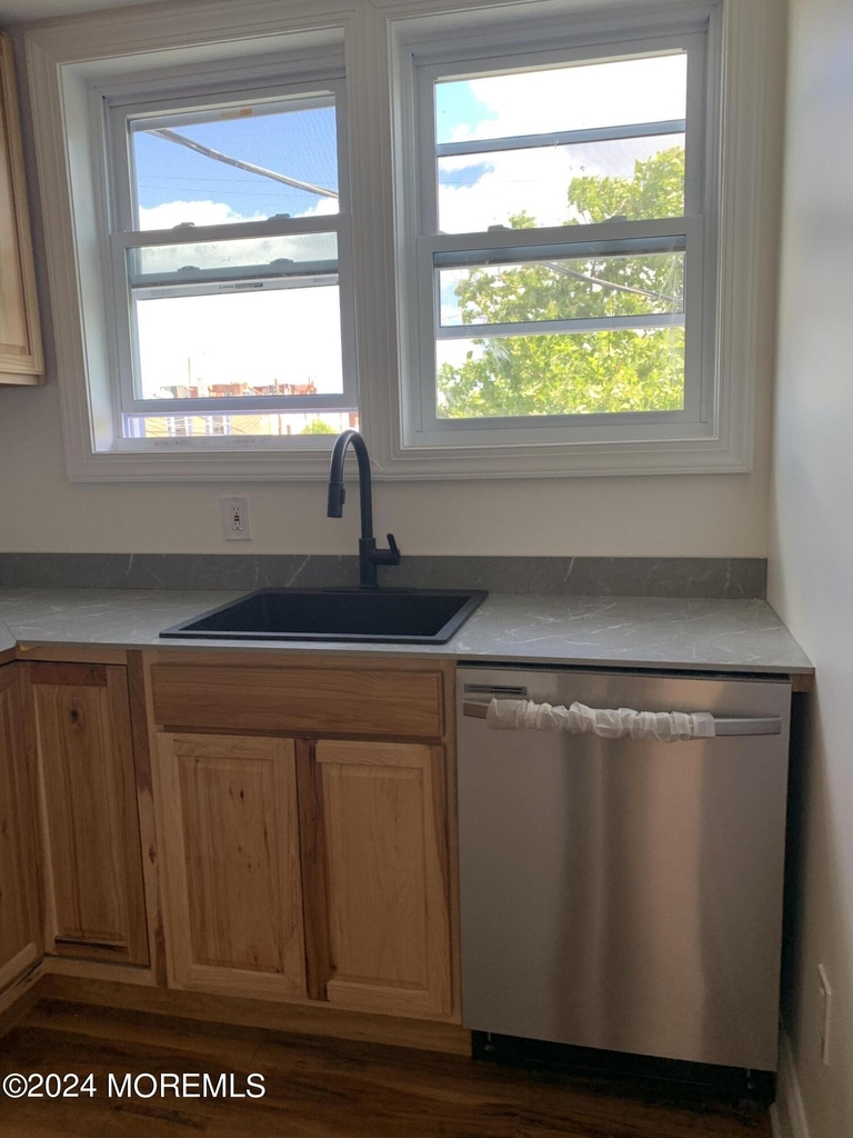 706 2nd Avenue - Photo 3