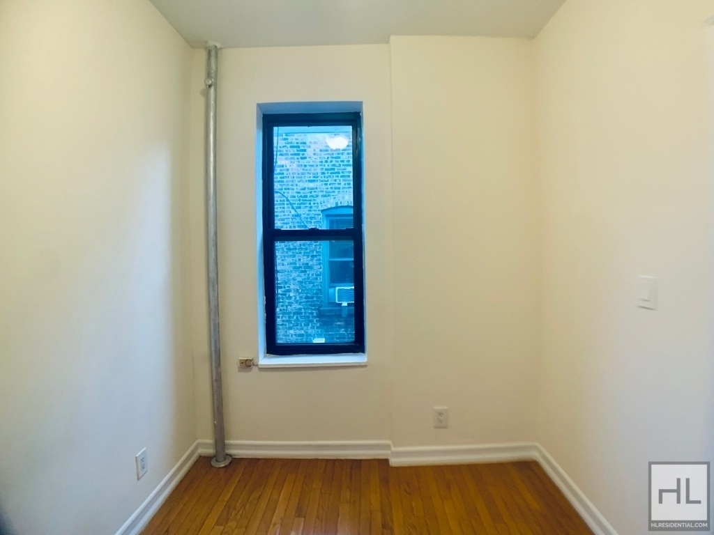East 13th Street - Photo 4
