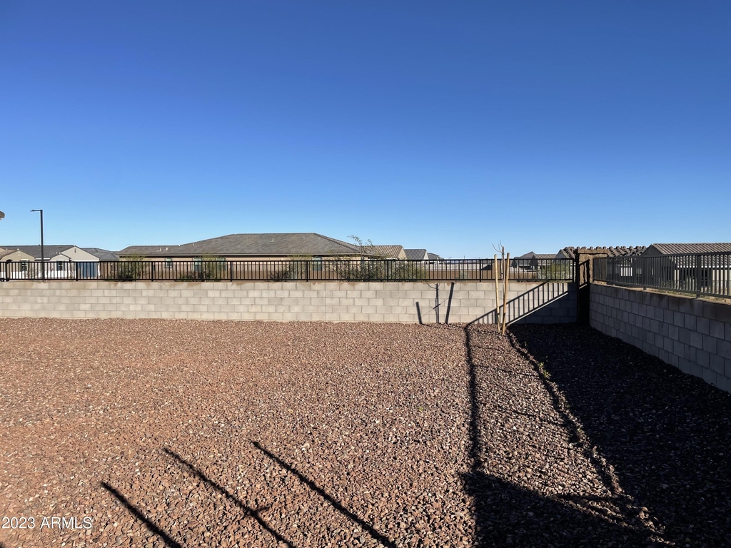 17401 W Red Fox Road - Photo 35
