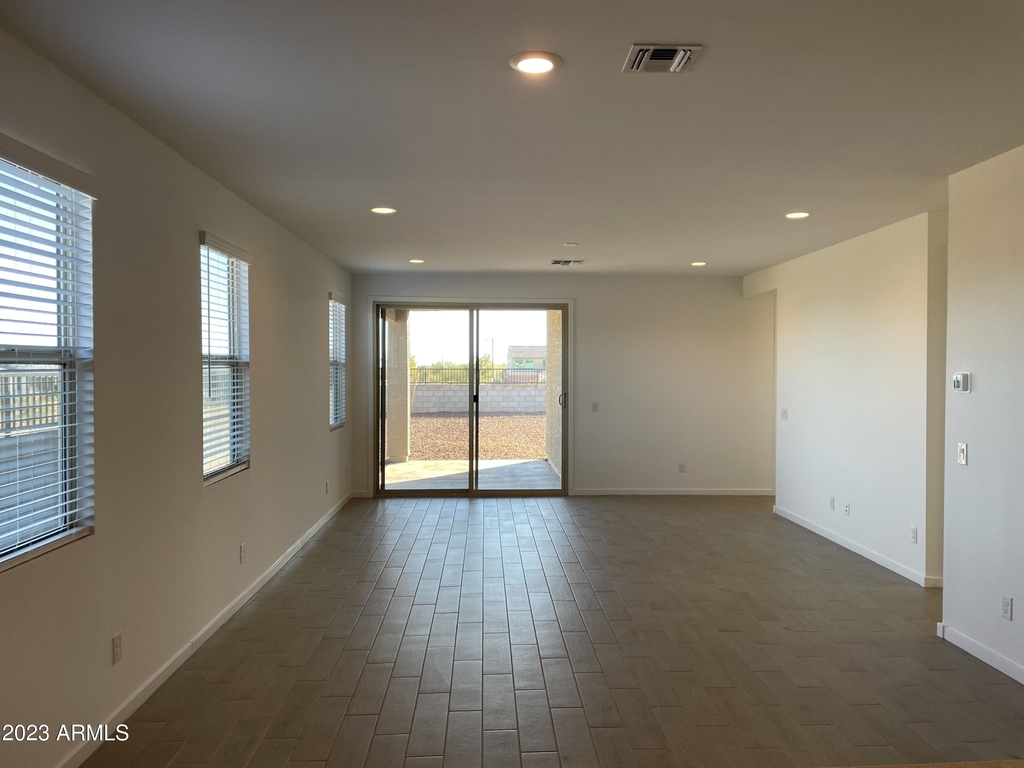 17401 W Red Fox Road - Photo 8