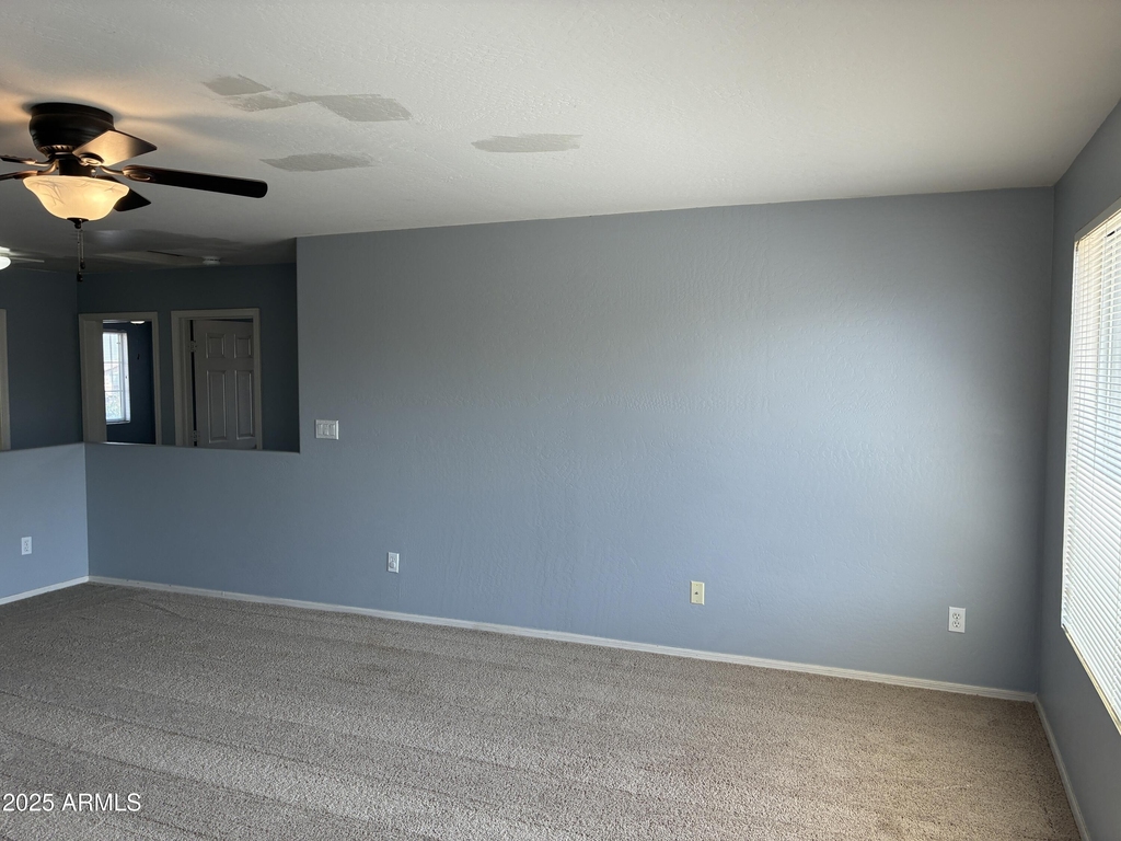 22372 W Cantilever Court - Photo 19