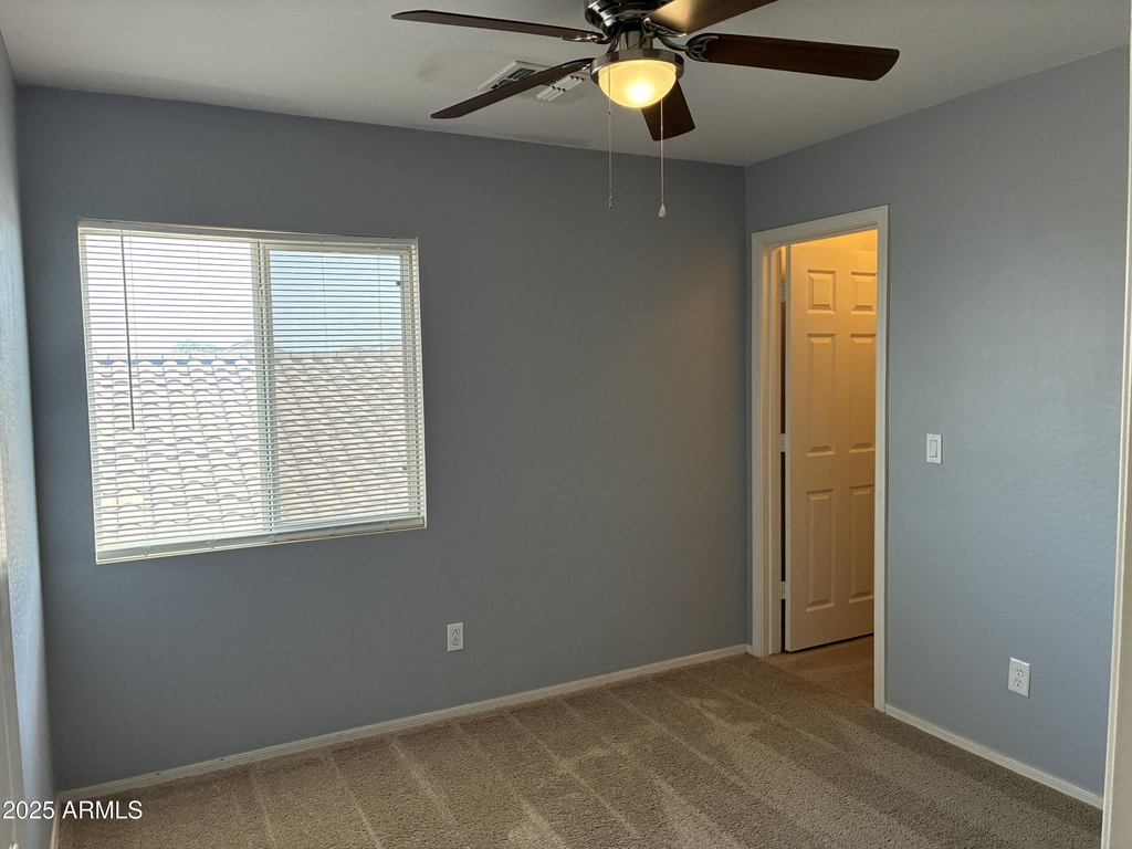 22372 W Cantilever Court - Photo 27