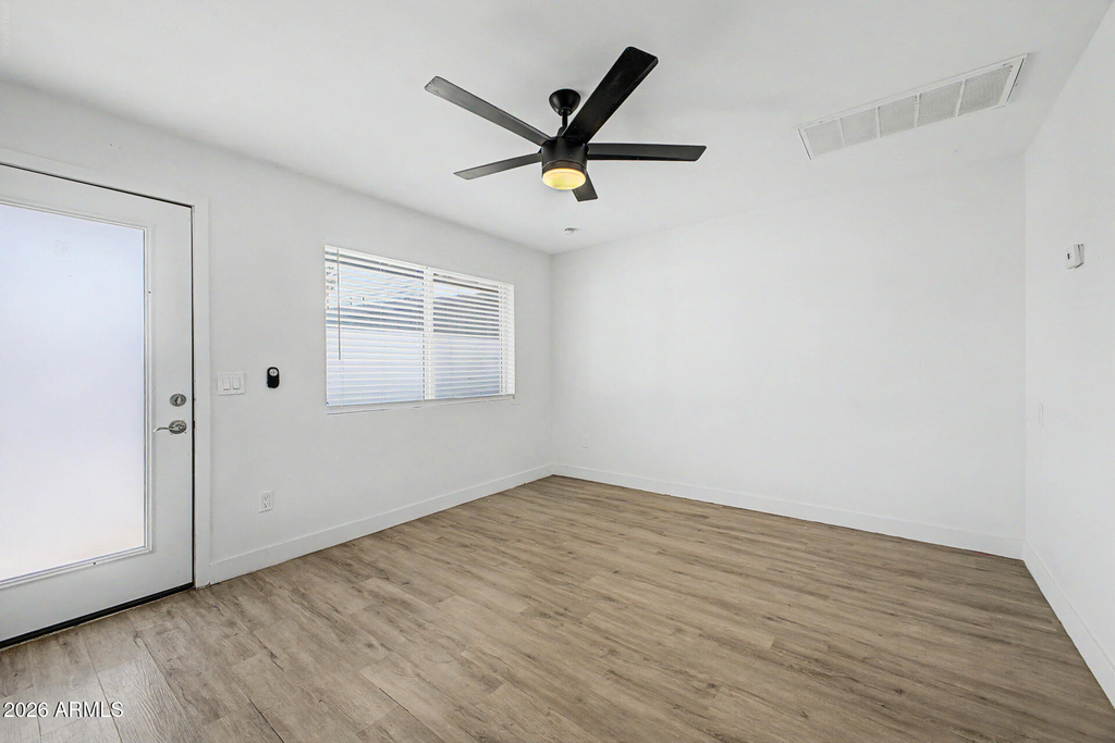 830 E Turney Avenue - Photo 2