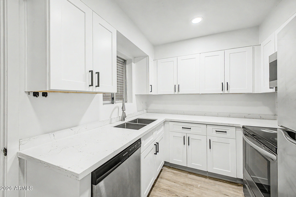 830 E Turney Avenue - Photo 7
