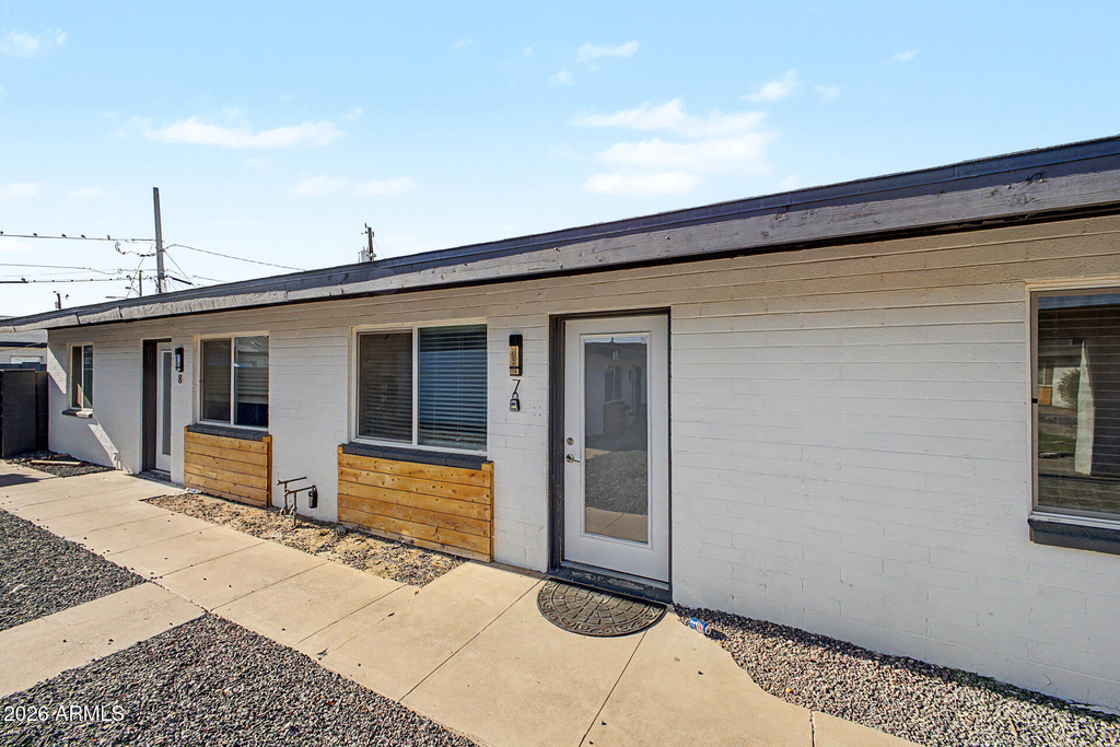 830 E Turney Avenue - Photo 1