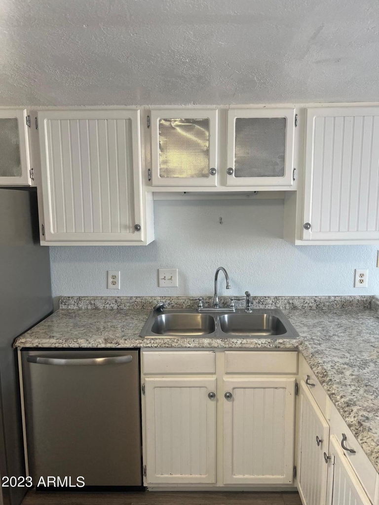 8220 W Monaco Boulevard - Photo 3