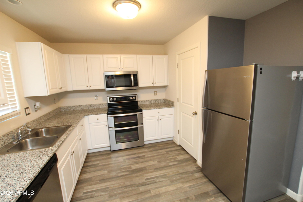 322 E Bobcat Place - Photo 7