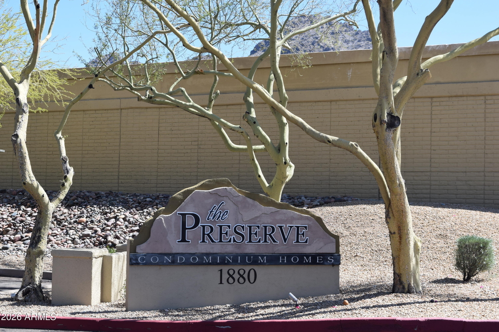 1880 E Morten Avenue - Photo 0