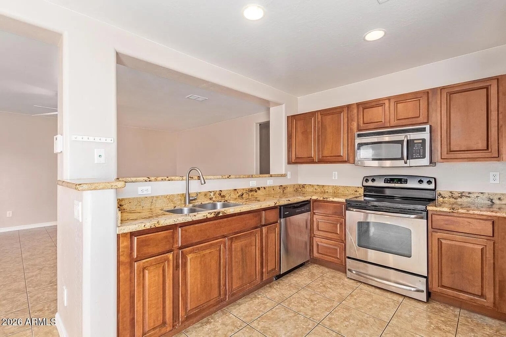 1470 S 227th Avenue - Photo 2