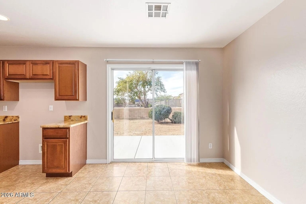 1470 S 227th Avenue - Photo 7