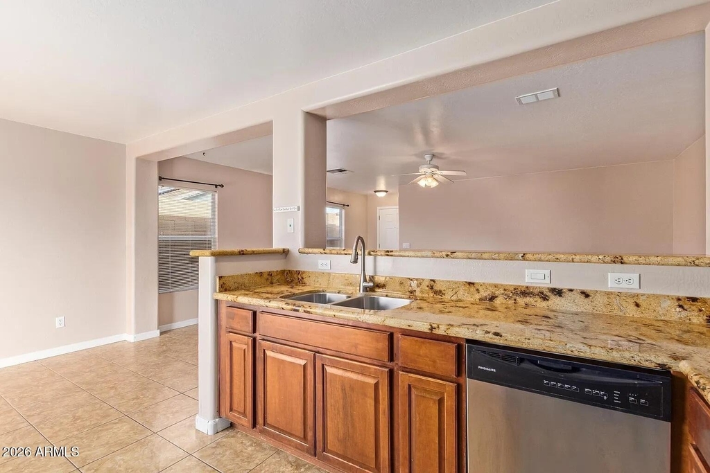 1470 S 227th Avenue - Photo 6