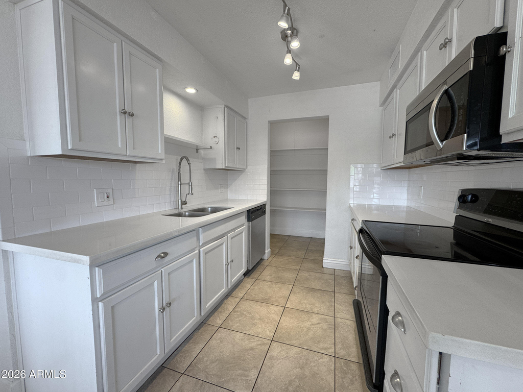 936 E Flint Street - Photo 7