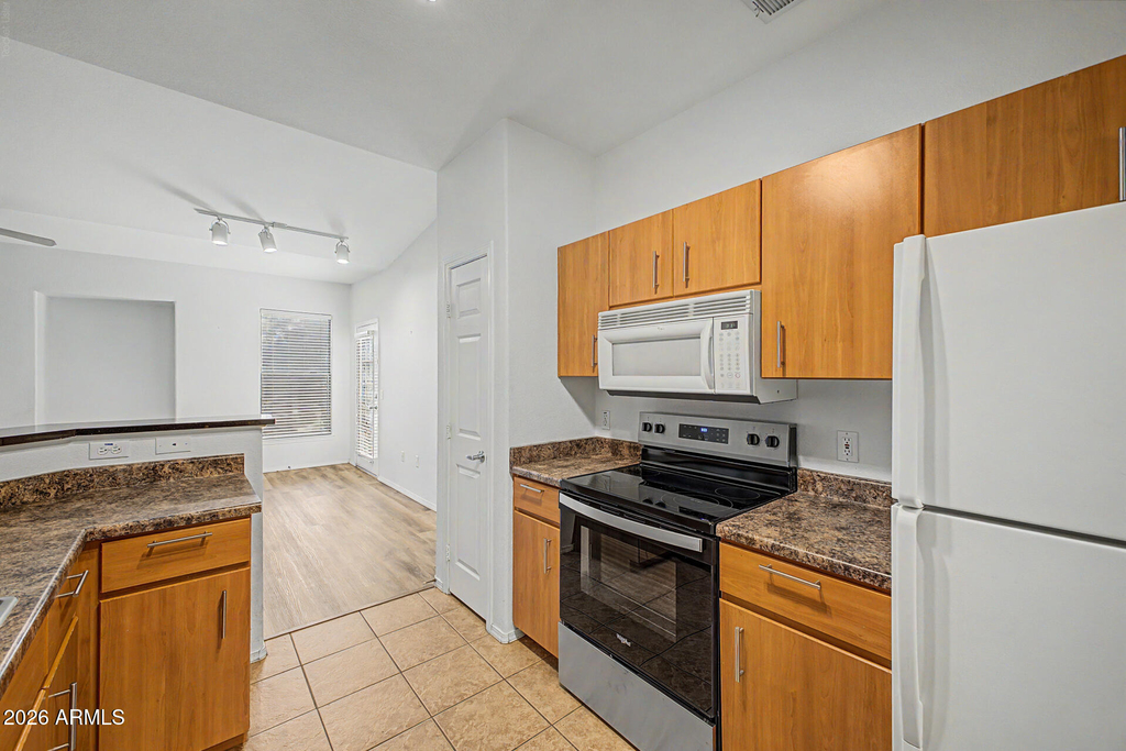 14250 W Wigwam Boulevard - Photo 8