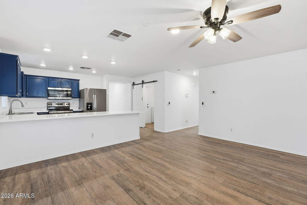 45542 W Guilder Avenue - Photo 6