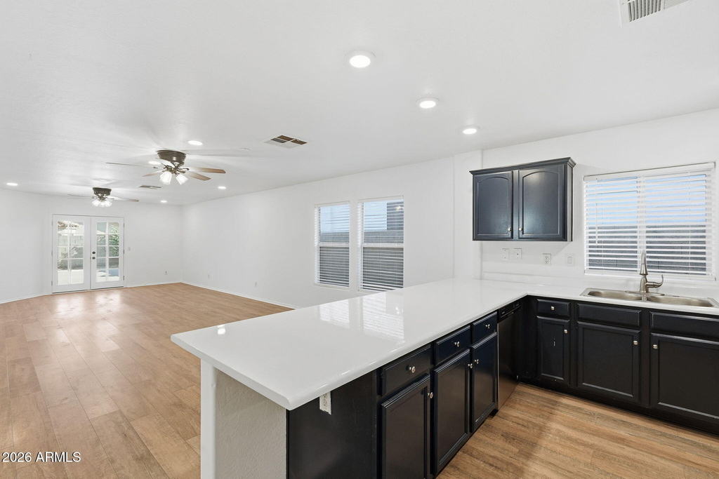 45542 W Guilder Avenue - Photo 3