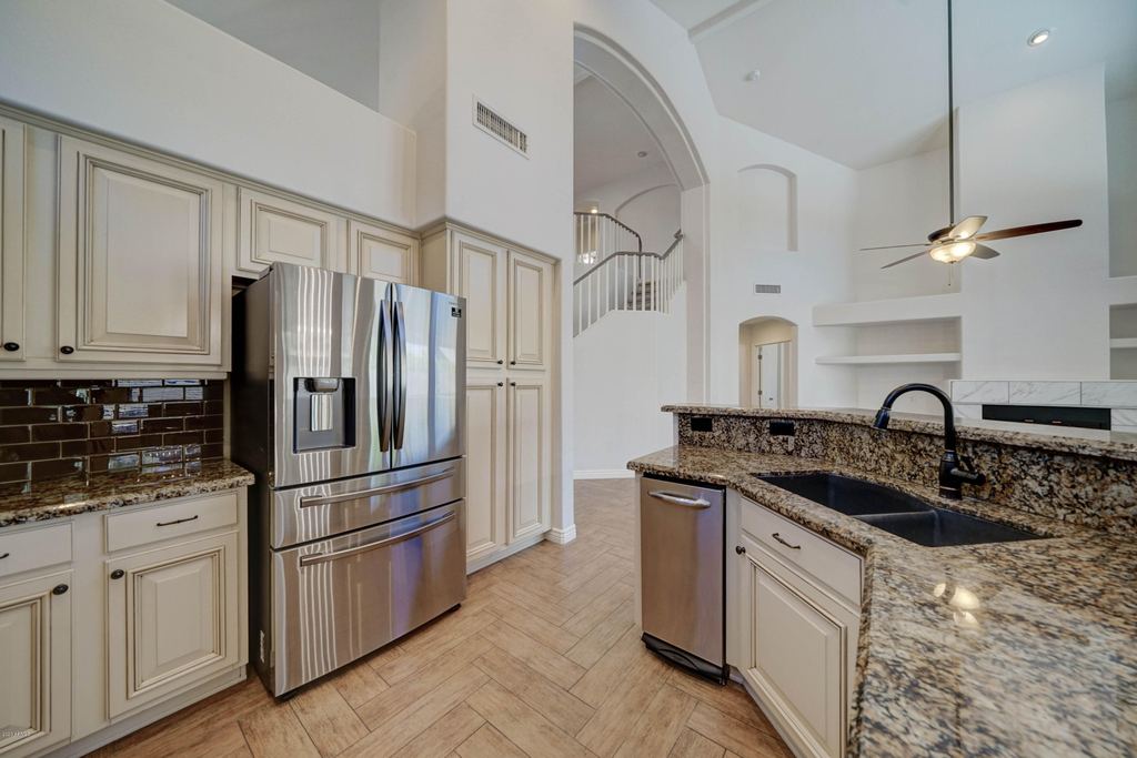 6410 E Carolina Drive - Photo 9