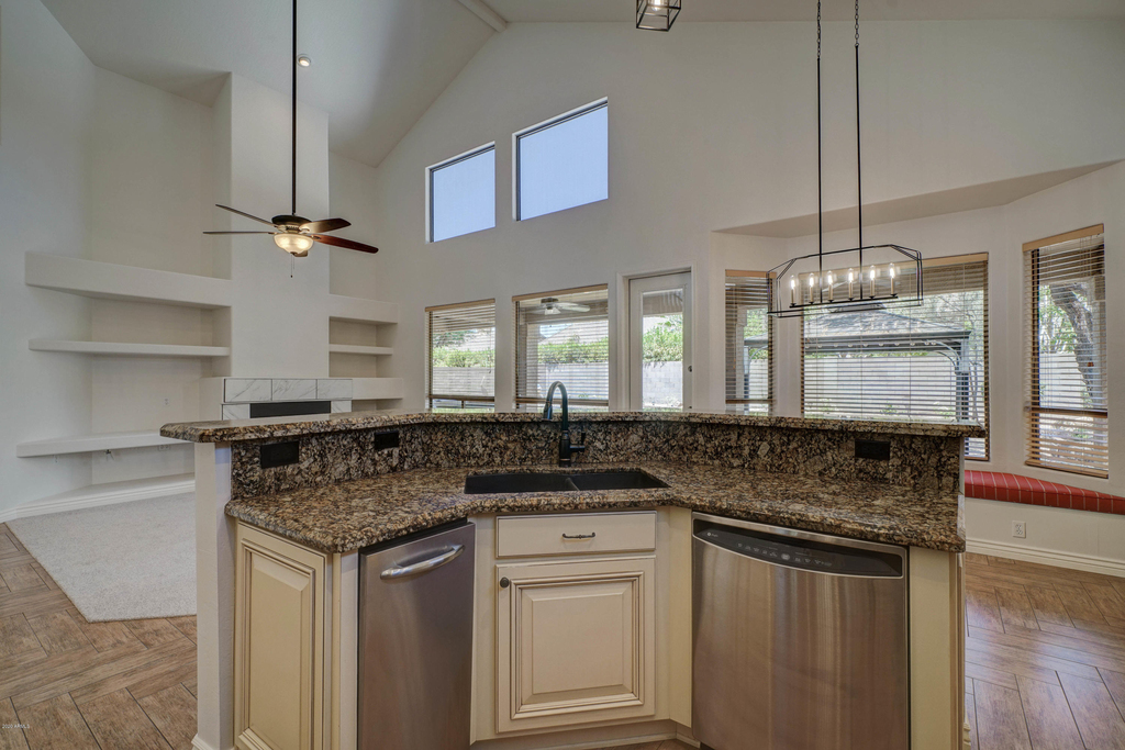 6410 E Carolina Drive - Photo 8